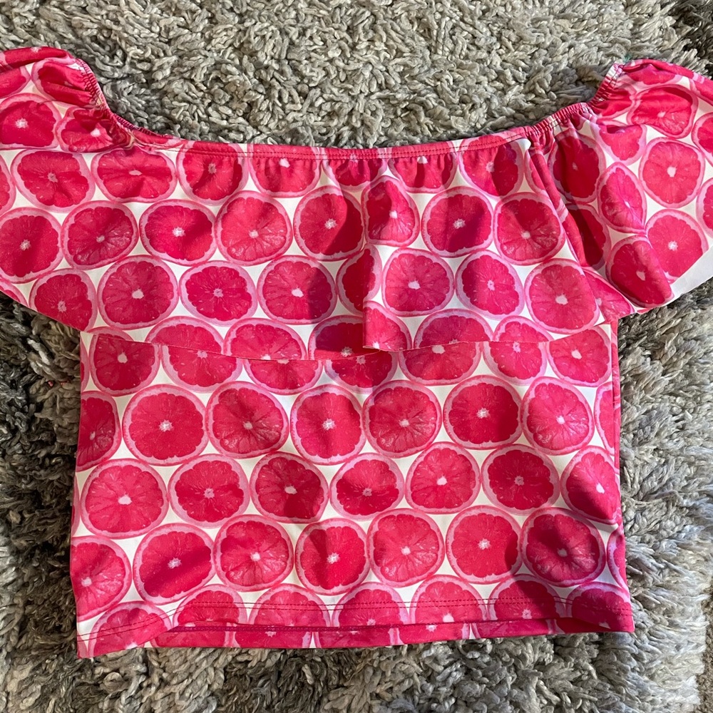 Kortni jeane ruffle around